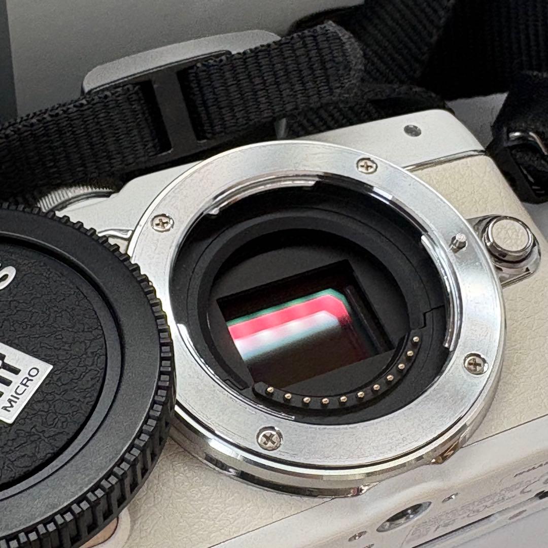 2772 オリンパス PEN lite PL7 ミラーレス一眼 カメラ