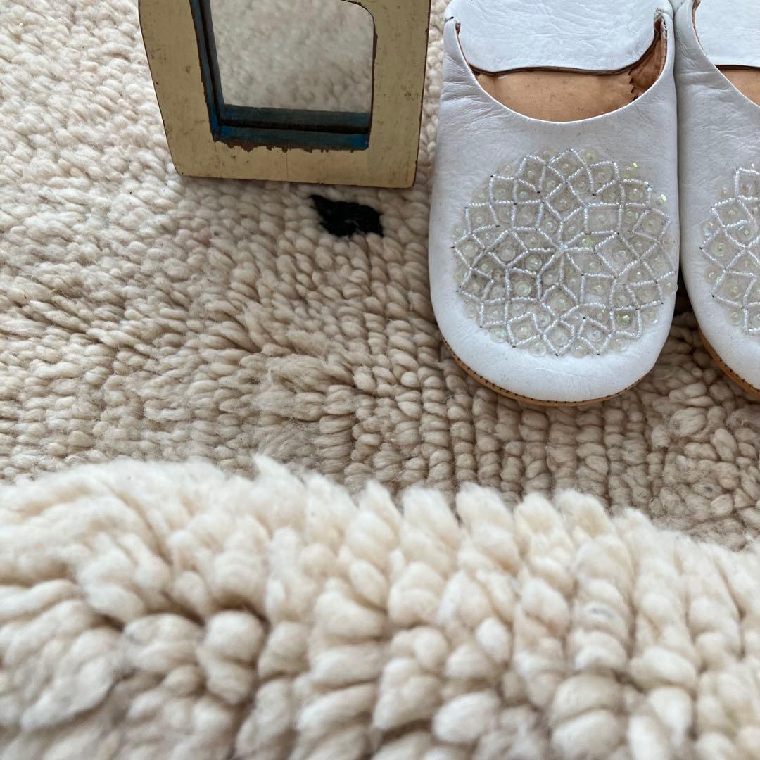 ドット90×142 オフホワイト　ブラック　モロッコラグ　トルコヴィンテージラグ