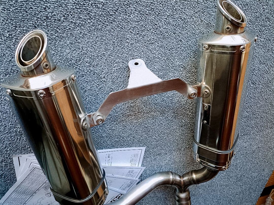 美品 ヨシムラ GSR400 スリップオン マフラー 定価 106,700円