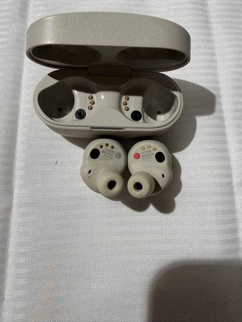 【付属品完備】SONY WF-1000XM4 プラチナシルバ-