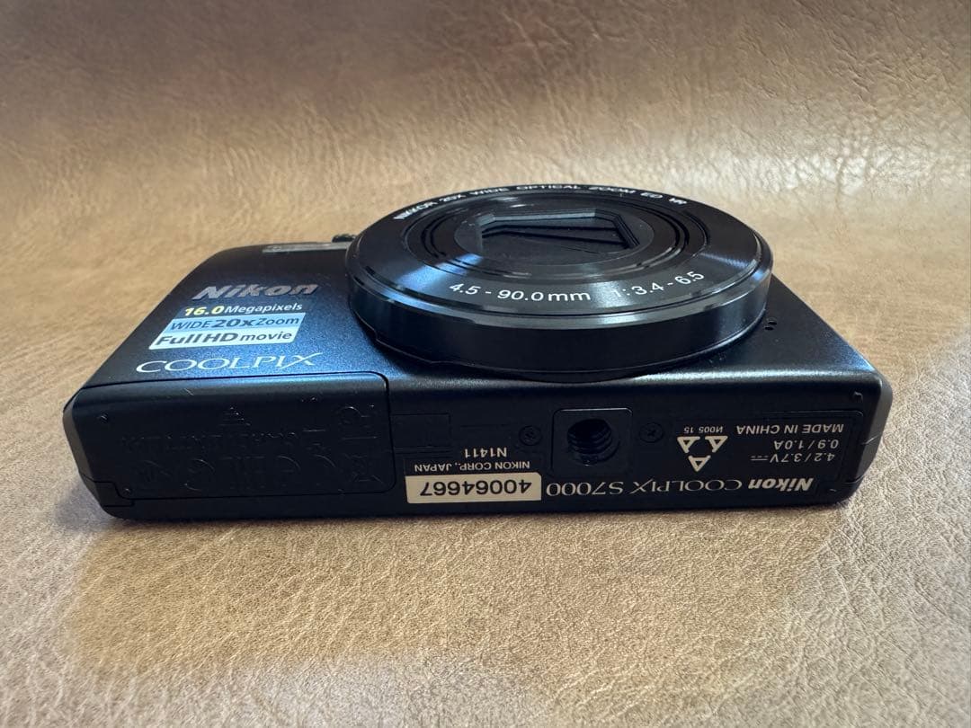Nikon COOLPIX S7000 16.0MP コンパクトデジタルカメラ