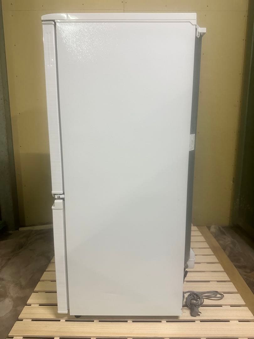 ホワイト冷蔵庫 上段冷蔵室 下段冷凍室