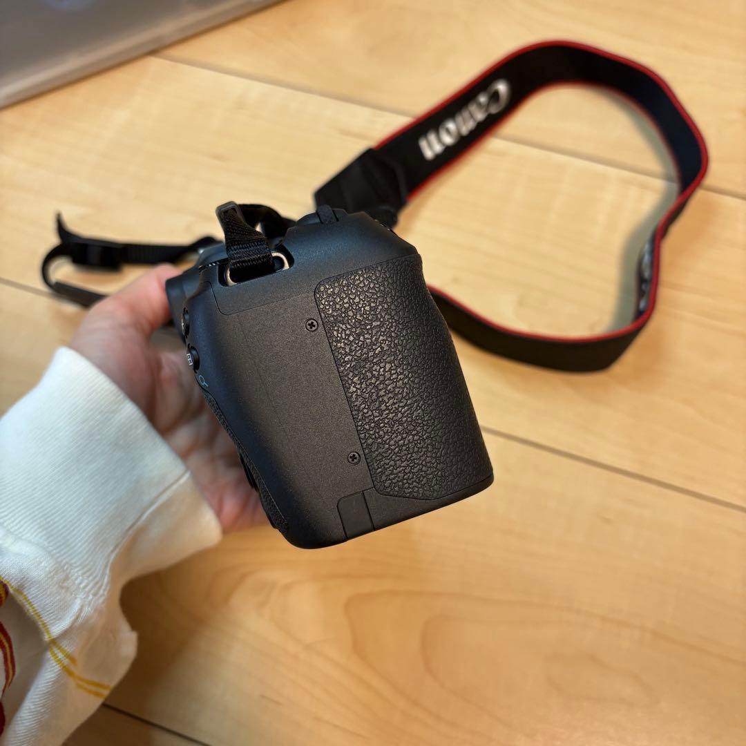 ⭐️美品おまけ付⭐️Canon EOS RP ミラーレスカメラ