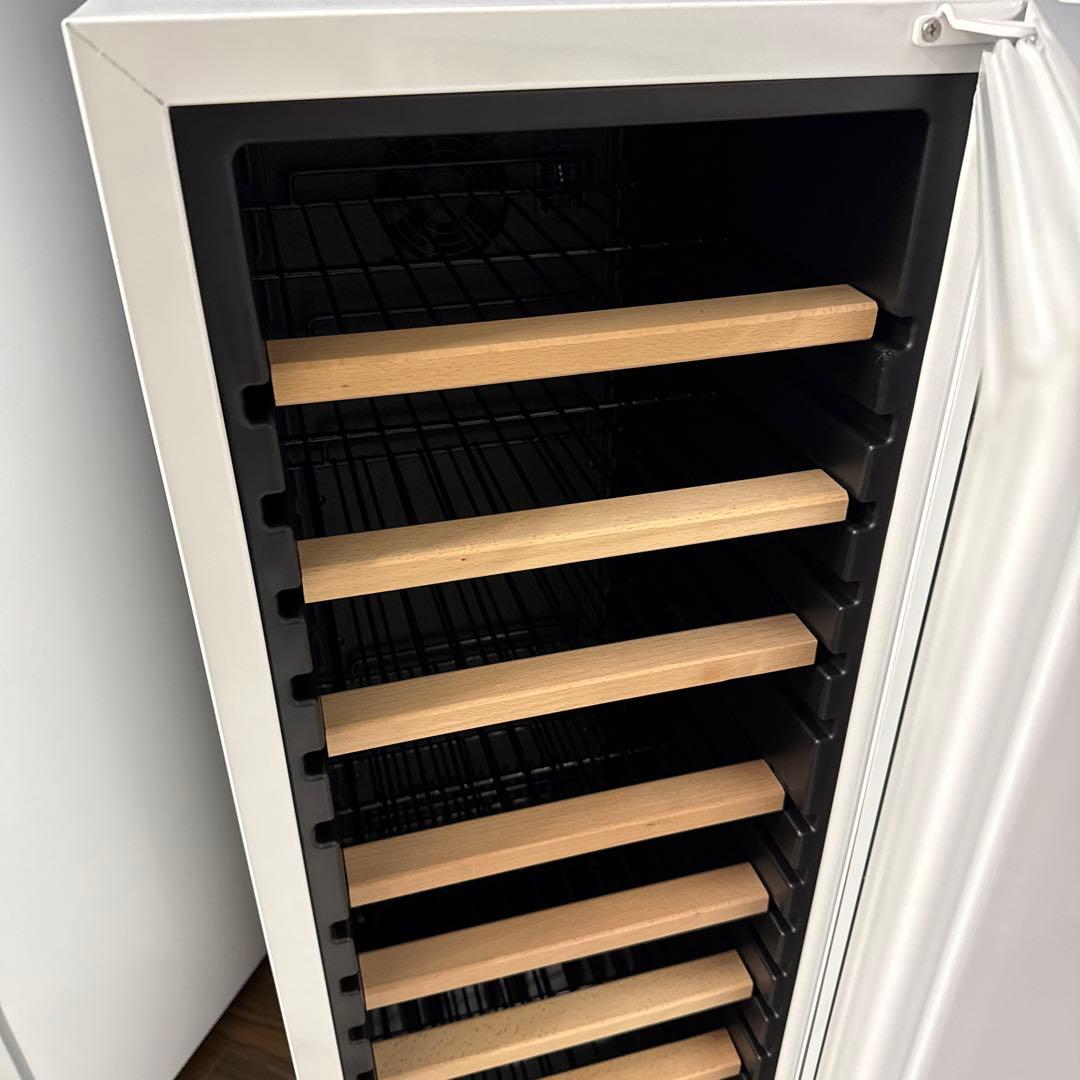 新品　ワインセラー ホワイト 37本入り