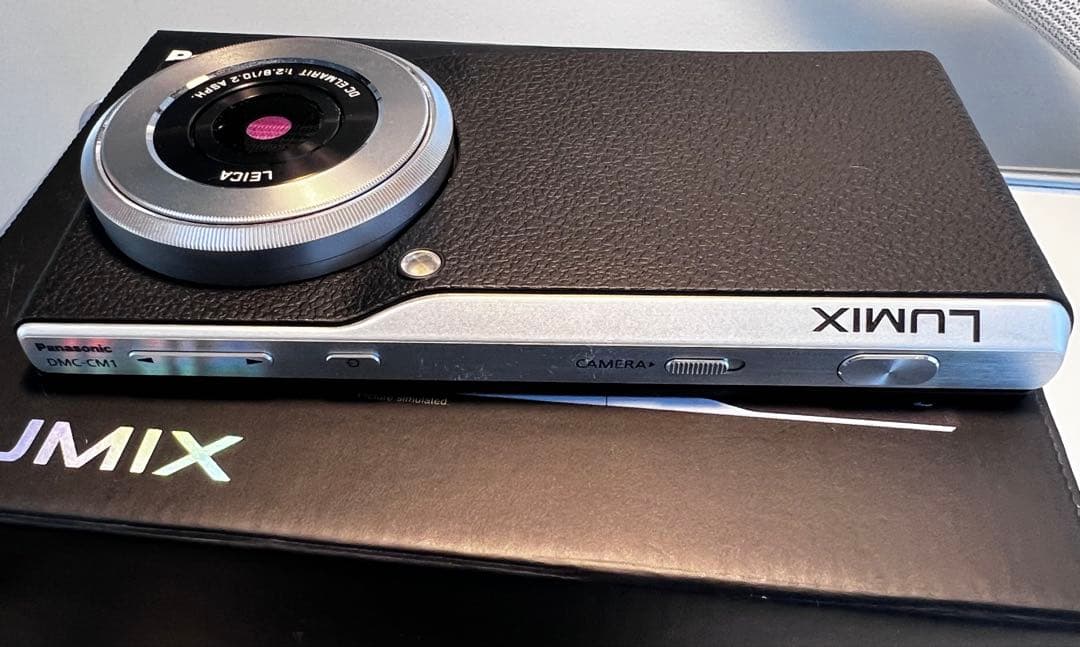 デジタルカメラ Panasonic LUMIX DMC-CM1 Leica