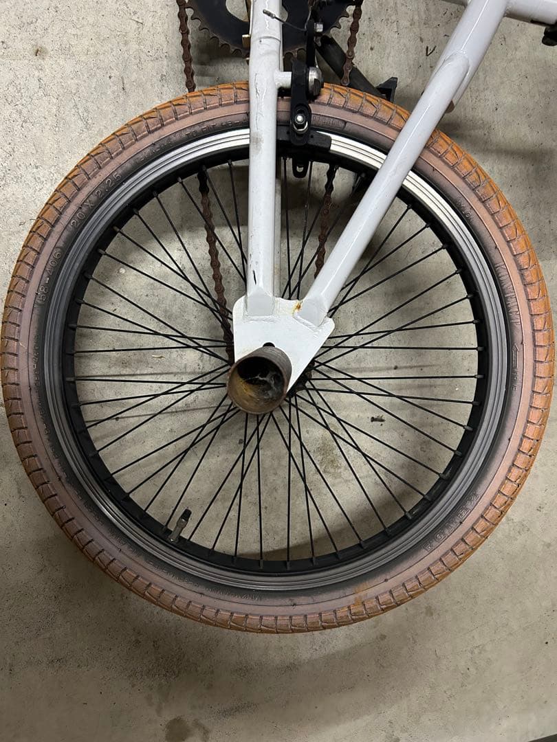 BMXバイク ホワイト 20インチ.送料込み