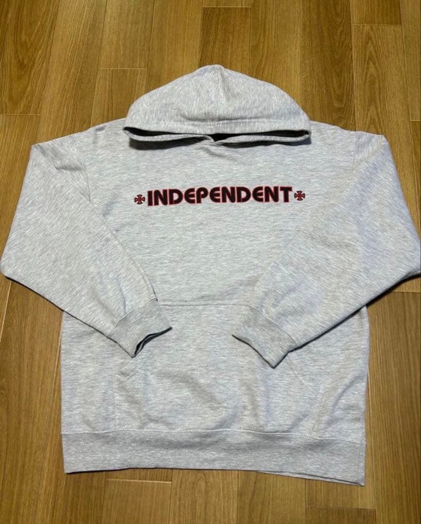 インディペンデント　INDEPENDENT スウェットパーカー　スケート