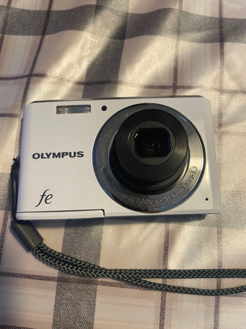 【美品】OLYMPUS FE-4050 ホワイト コンパクトデジタルカメラ