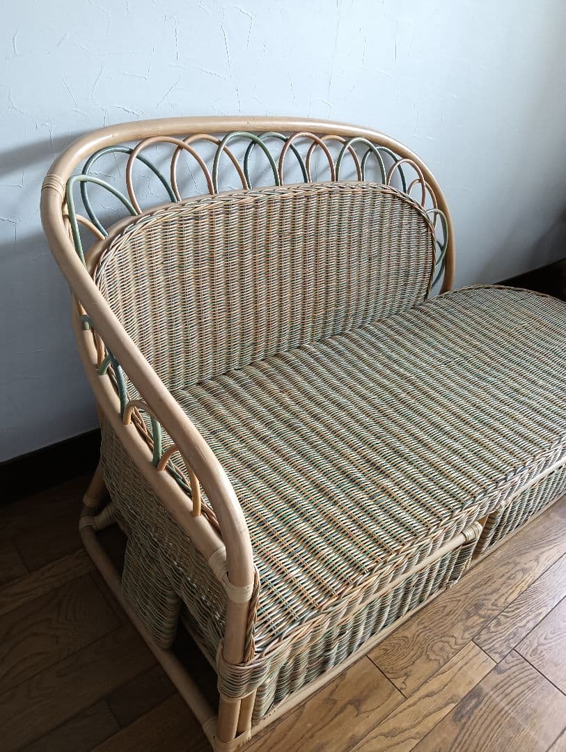 引取りお値下げ　希少　おしゃれパステルカラー　ラタン製　カウチソファ　引出し収納