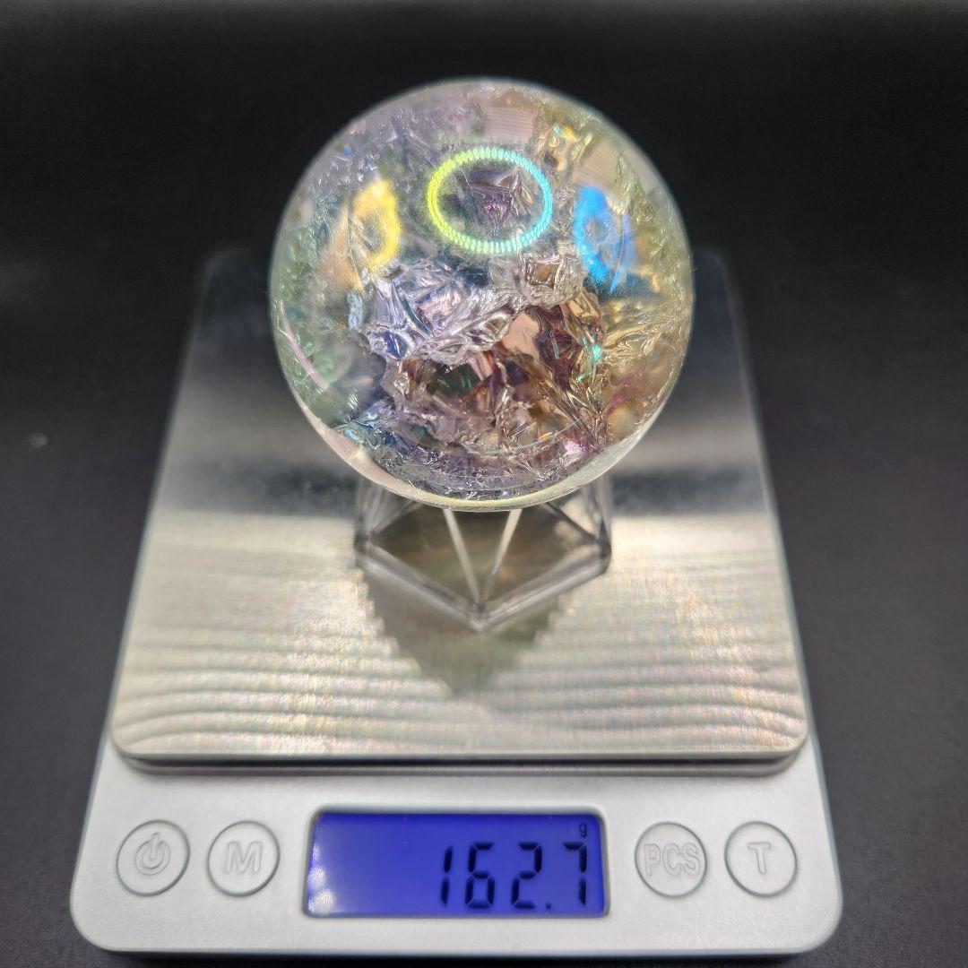 癒し【新品】エンジェルオーラクラック水晶スフィア約50ミリ★ 自動回転台座付き！