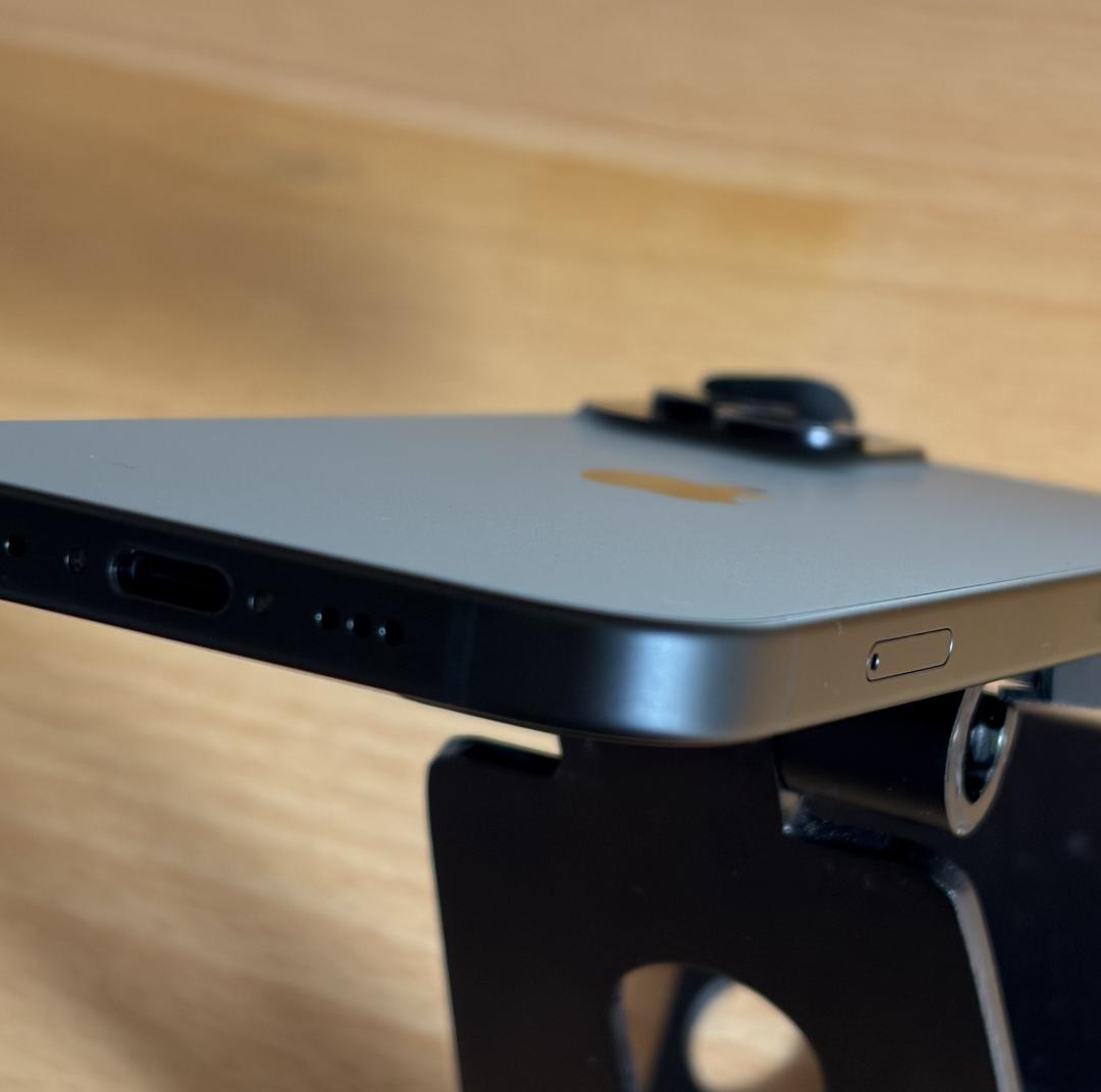 iPhone15ブラック128GB　純正バッテリー容量残97%です！