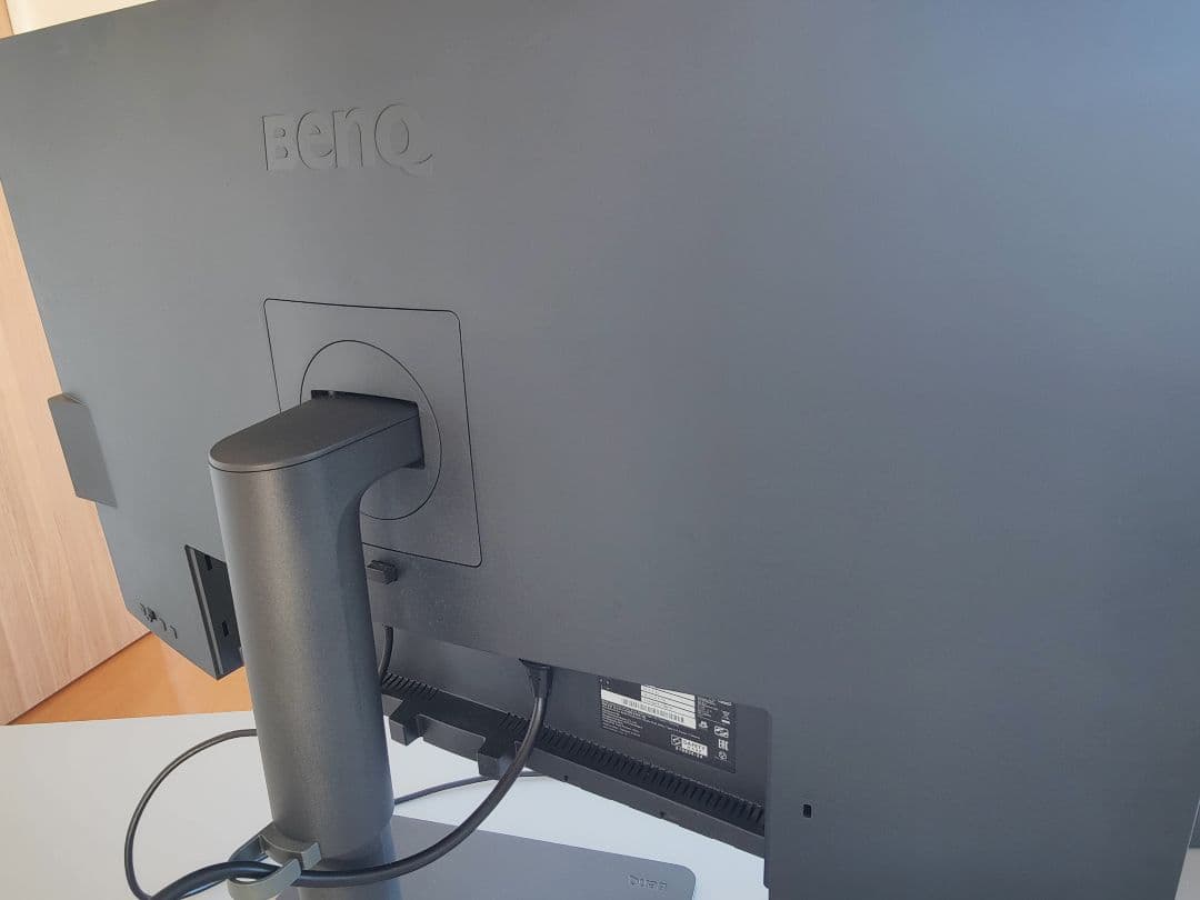 BenQ PD3205U 31.5インチ 4K 7デザイナーモニター