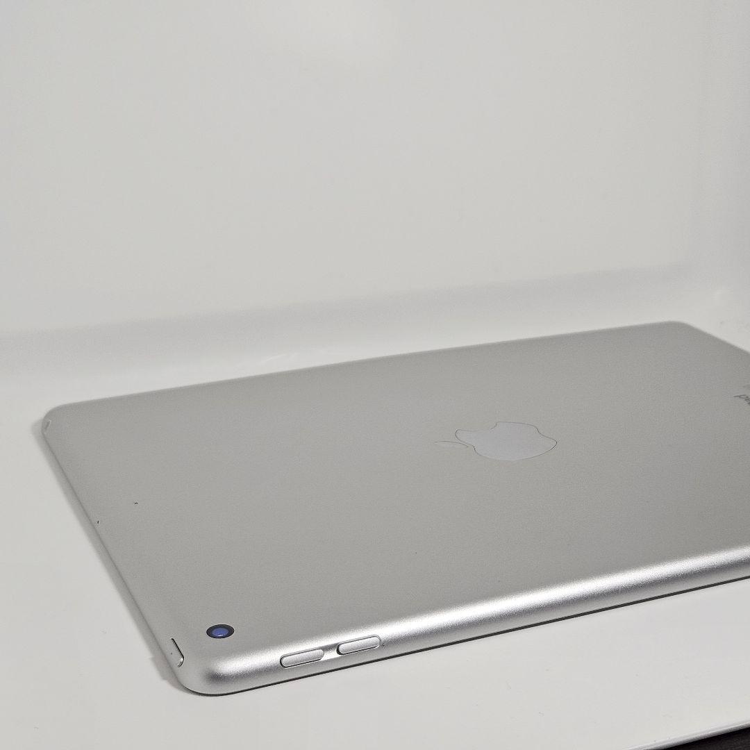極美品 動作品 iPad 第7世代 シルバー 32GB MW752J/A
