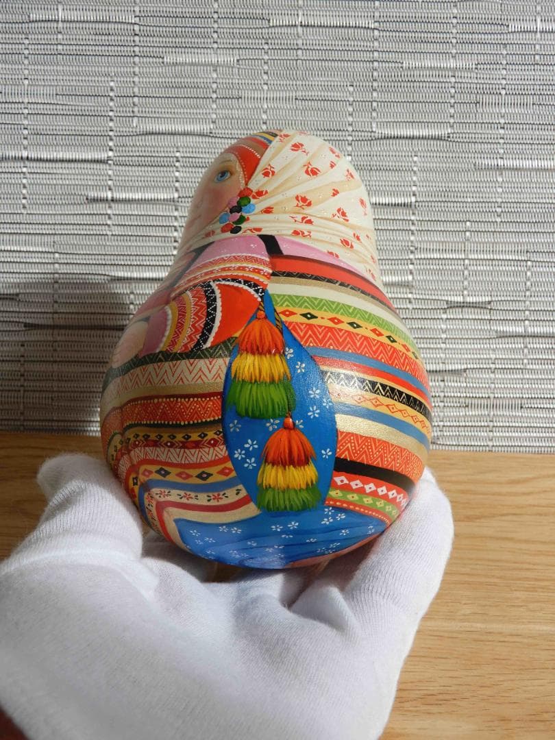 エレナ・シドロワ　カラフルな民族衣装のおきあがりこぼし　マトリョーシカ　作家もの