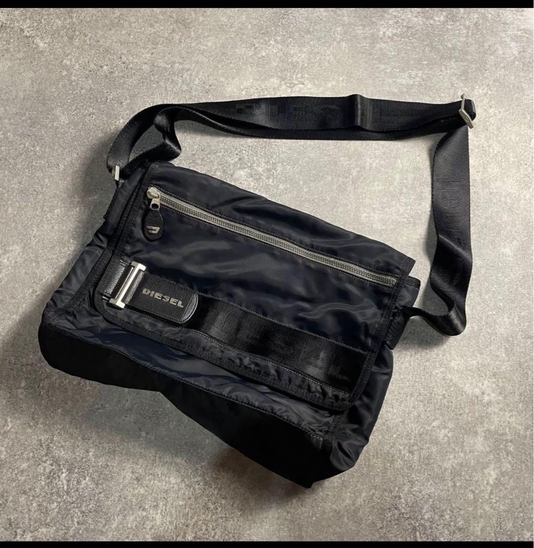 00s メッセンジャーバッグ ワンショルダー ブラック レザー ナイロン