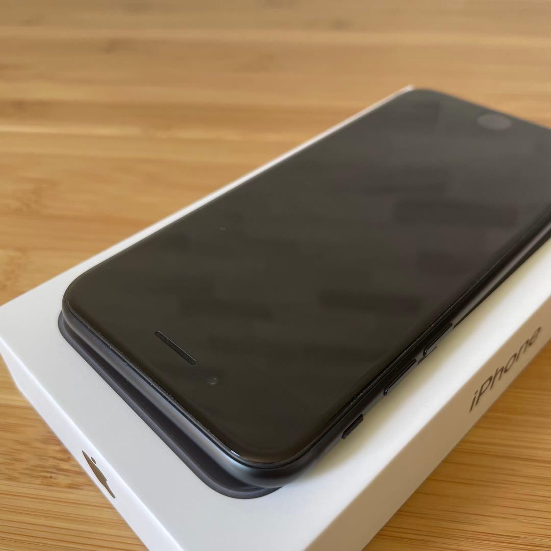 【美品・付属品未使用】Apple｜iPhone SE（第3世代）64GB