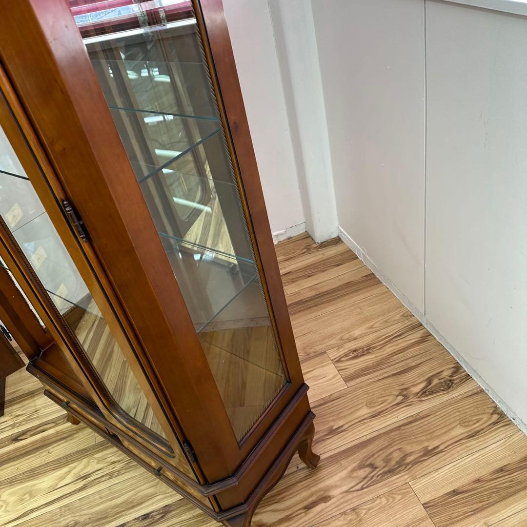 イタリア風　飾り棚　ガラス棚　アンティーク　キャビネット