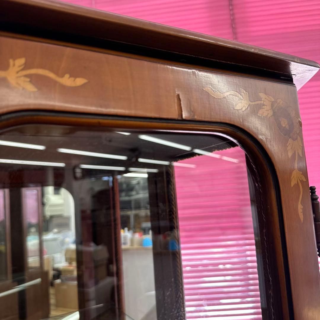 イタリア風　飾り棚　ガラス棚　アンティーク　キャビネット