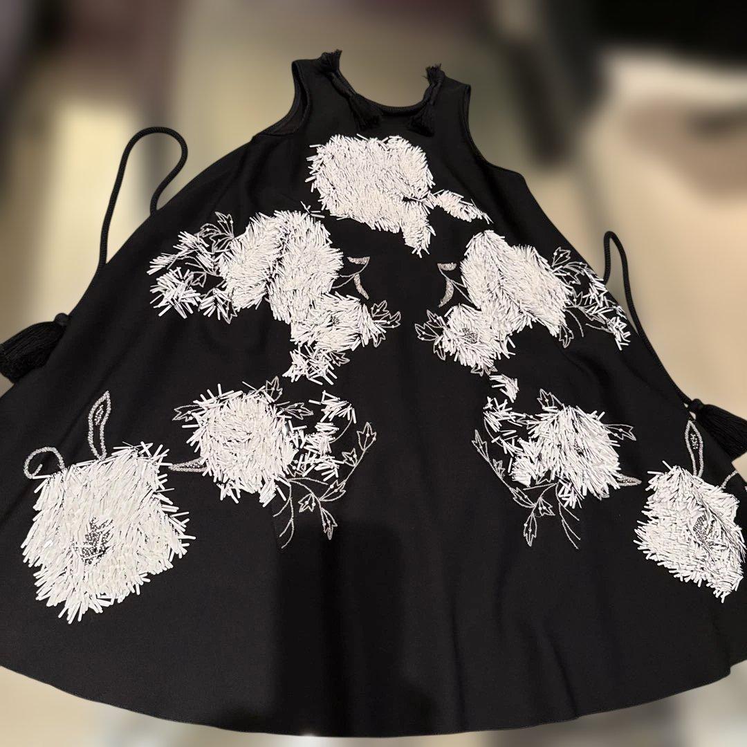 LANVINランバン フラワー刺繍 ビーズ ひざ丈ワンピース 個性的