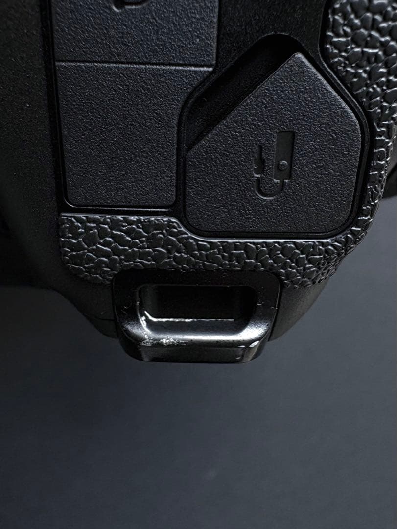 Canon EOS R ボディ　ミラーレスカメラ　美品　シャッター回数9千以下