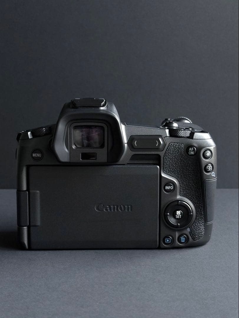Canon EOS R ボディ　ミラーレスカメラ　美品　シャッター回数9千以下