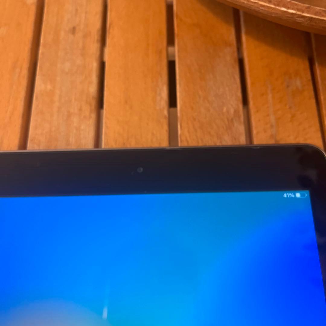 Apple iPad 第5世代　128GB