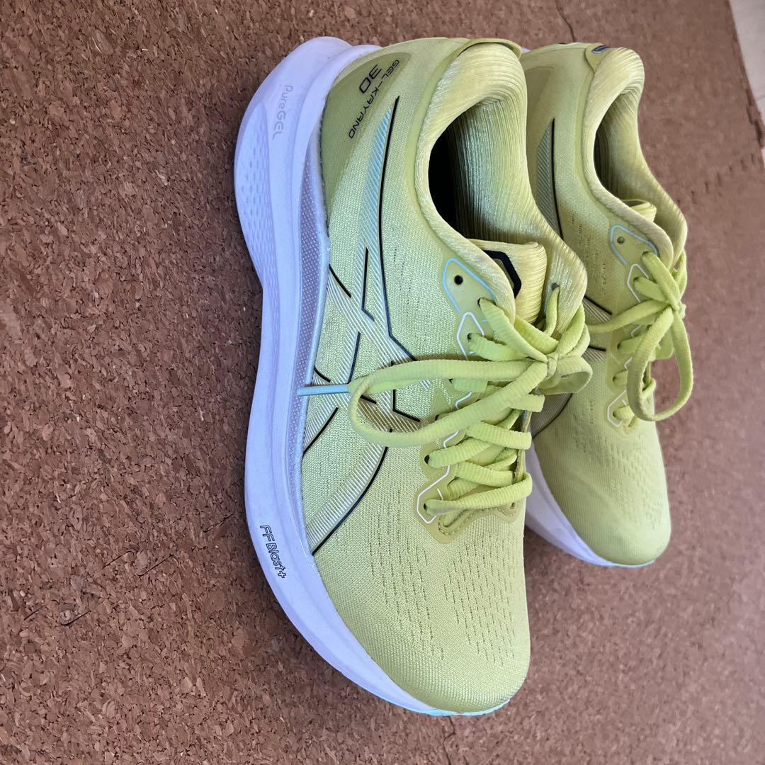 スパイク・シューズ ASICS KAYANO