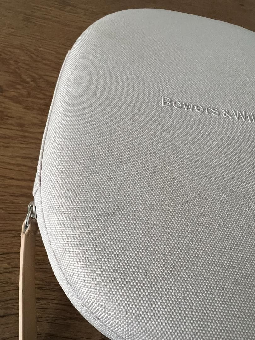 バウワースアンドウィルキンス　px8　タン