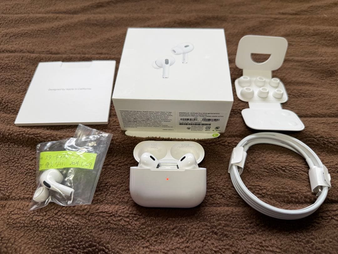 AirPods Pro 2 本体 充電ケース付き 【注意！右耳のみ使用可能】