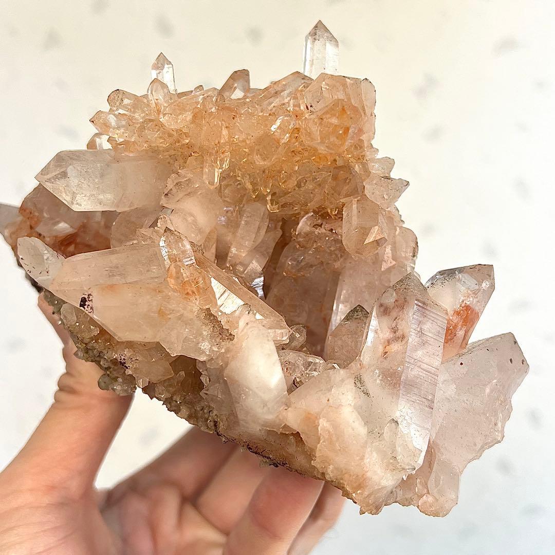 天然ピンクヒマラヤクォーツ クラスター｜高透明・輝き抜群　洞窟あり