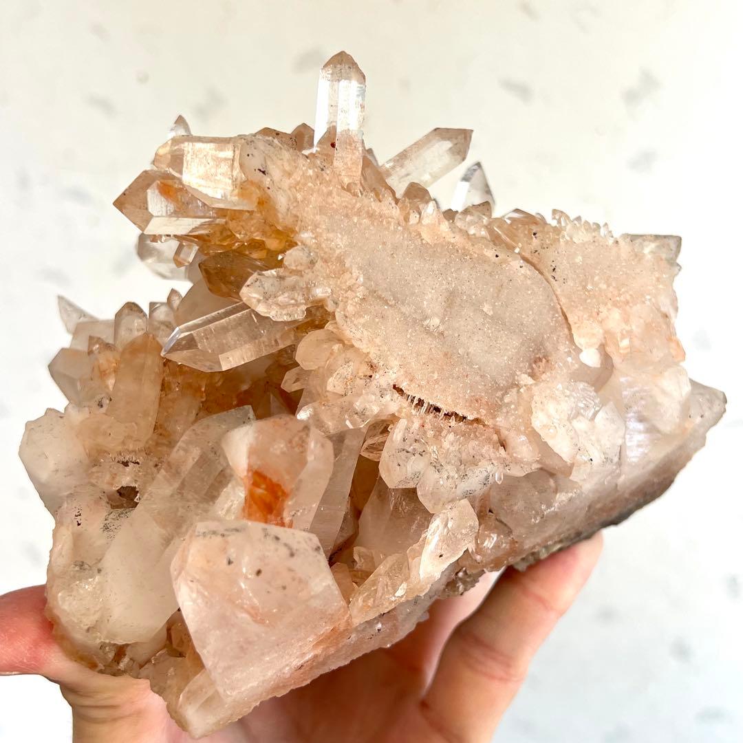 天然ピンクヒマラヤクォーツ クラスター｜高透明・輝き抜群　洞窟あり