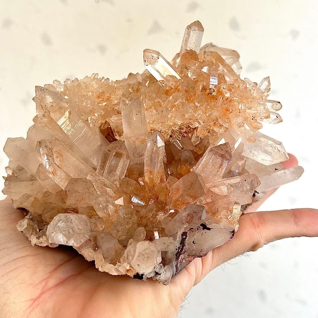 天然ピンクヒマラヤクォーツ クラスター｜高透明・輝き抜群　洞窟あり