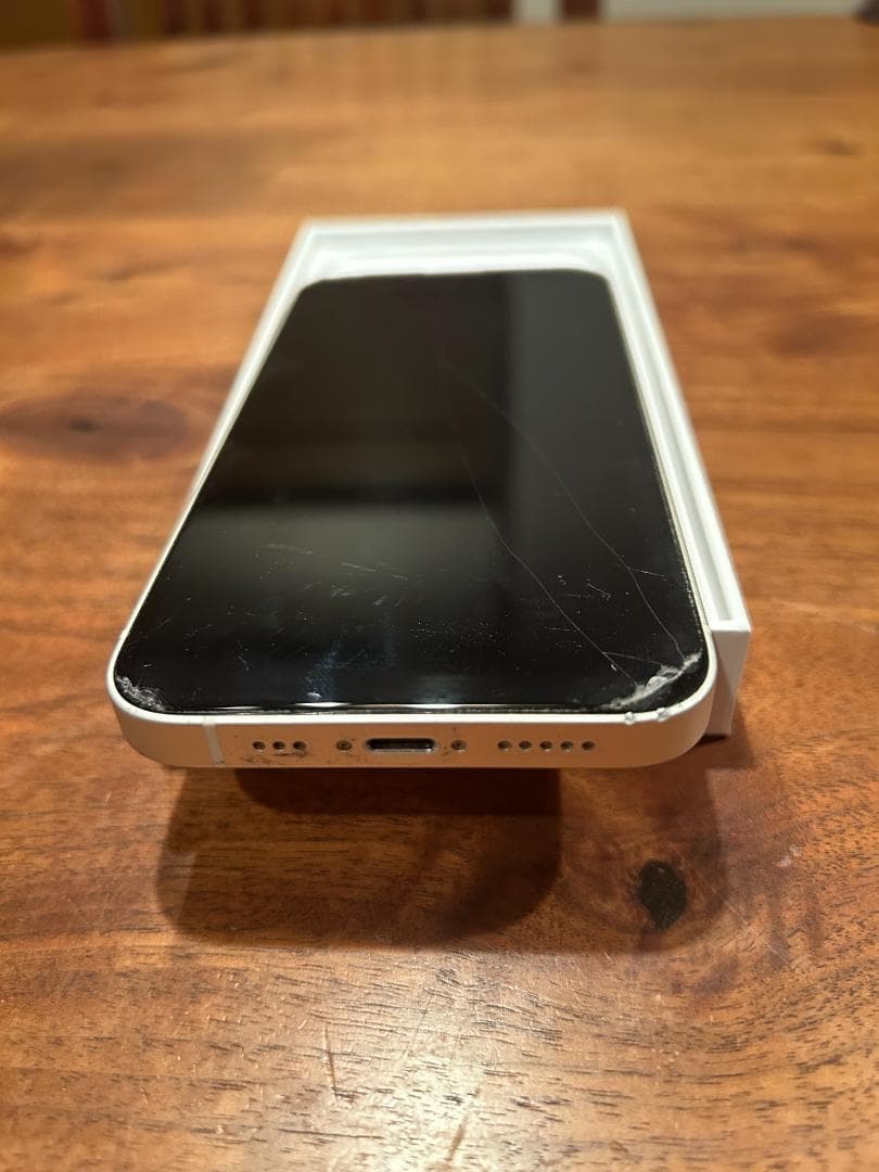 Apple iPhone 14 ホワイト 本体　SIMフリー