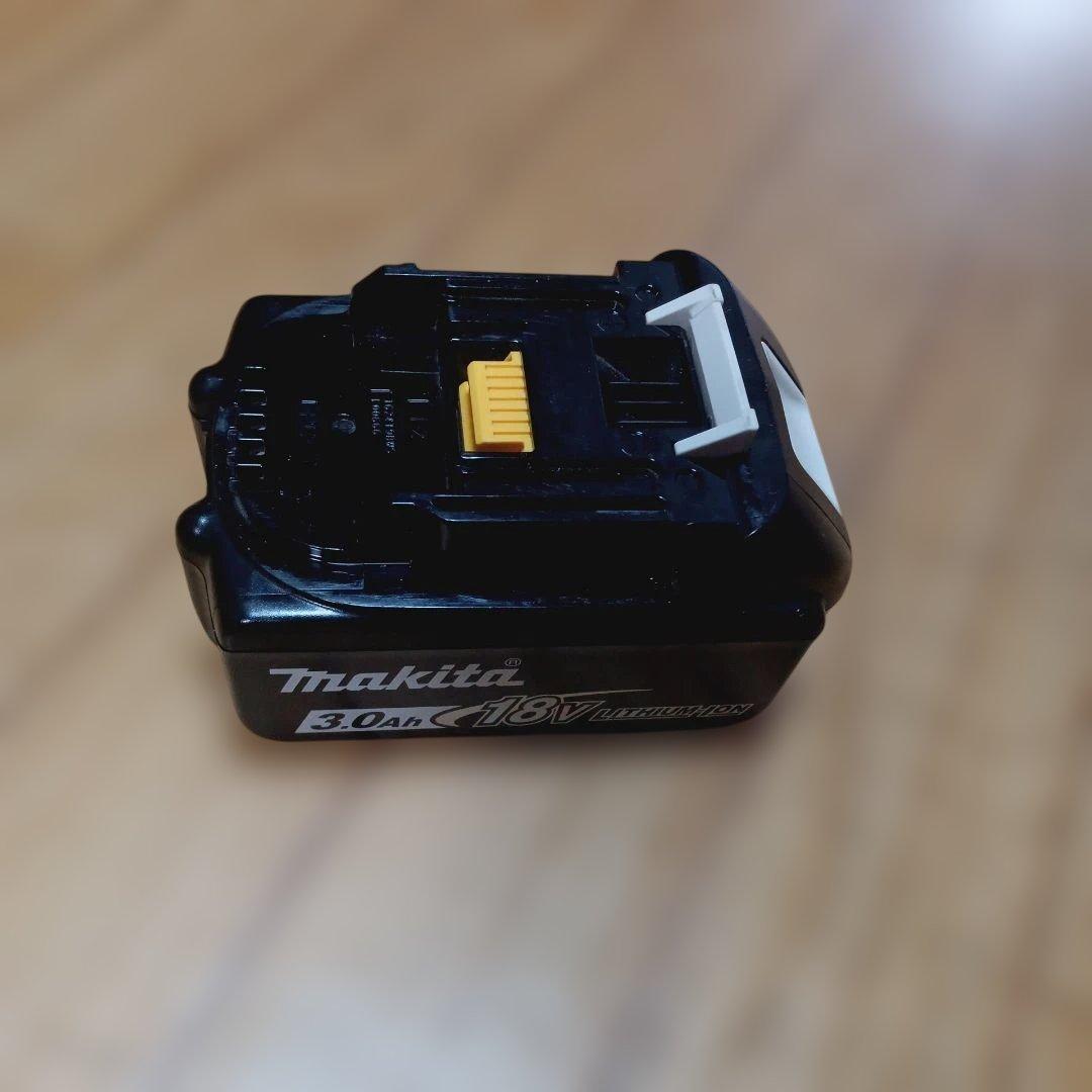 マキタ18V充電式クリーナCL182FD純正バッテリー、純正急速充電器付