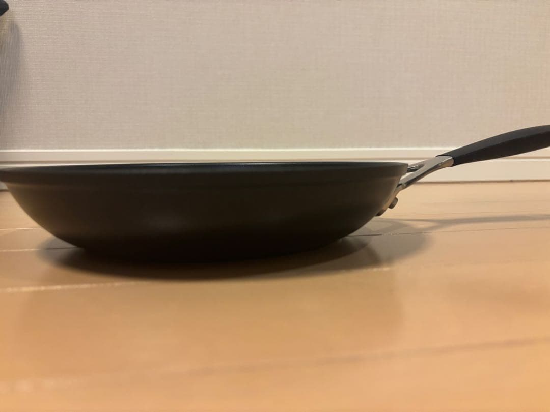 期間限定値引き！[新品未使用]LE CREUSET TNS 22cm フライパン