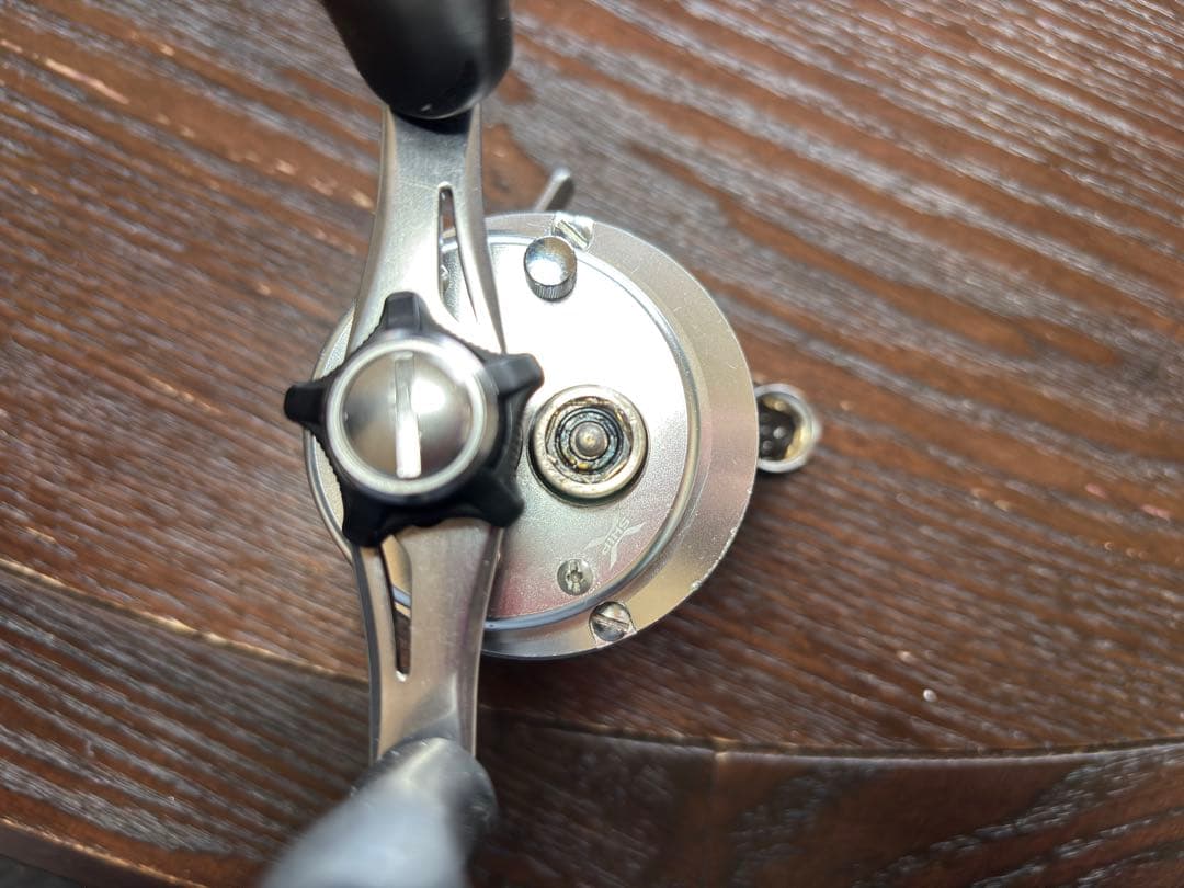 シマノ　12カルカッタ100右ハンドル　02831 (カスタム無し)箱無し