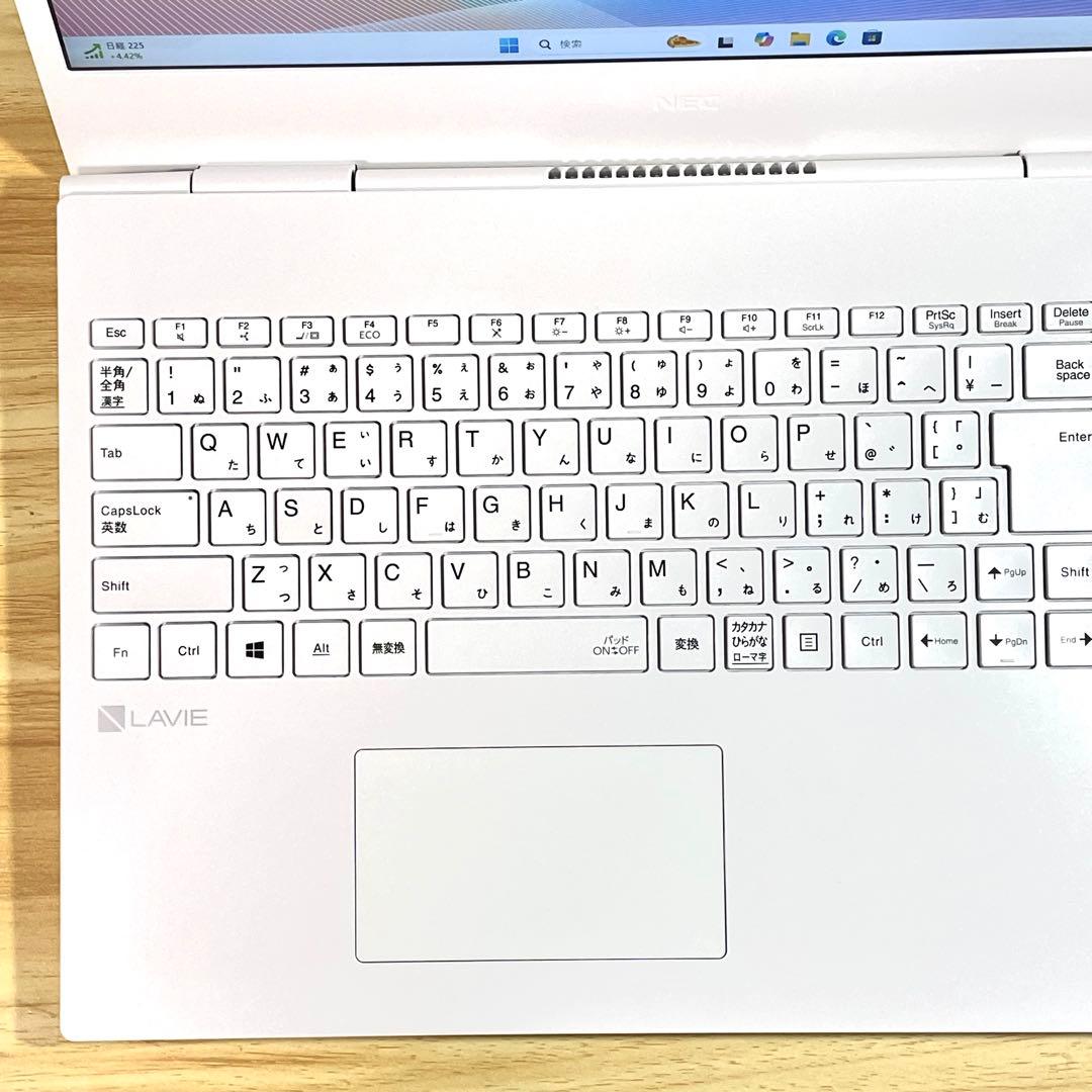 NEC LAVIE N15/Ryzen7/16GB/SSD512GB/ブルーレイ