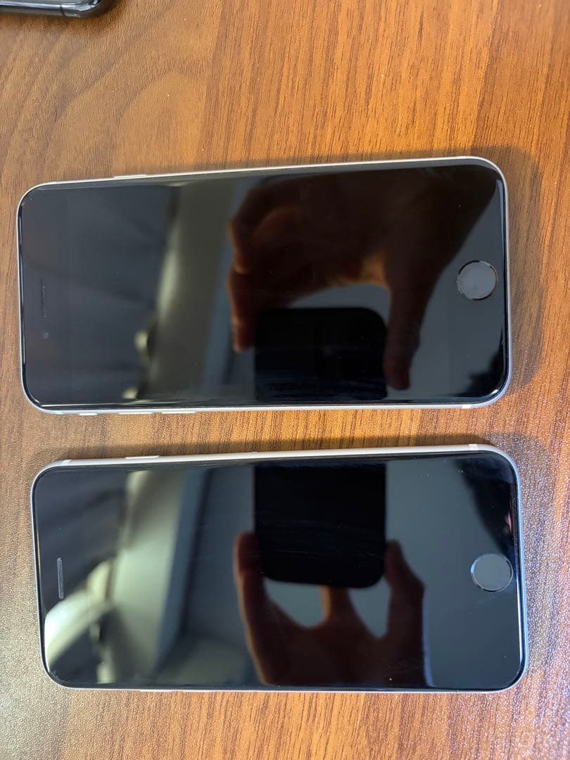 iPhone se2 white ２台