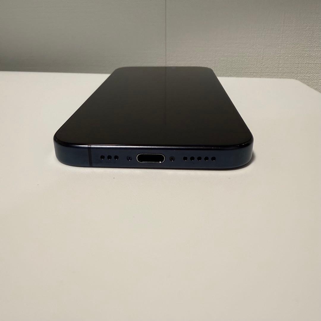 Apple iPhone 15 Pro ブルーチタニウム