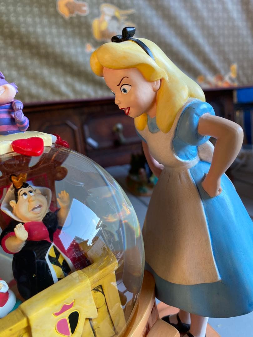 ふしぎの国のアリス　スノードーム　スノーグローブ　オルゴール　フィギュア