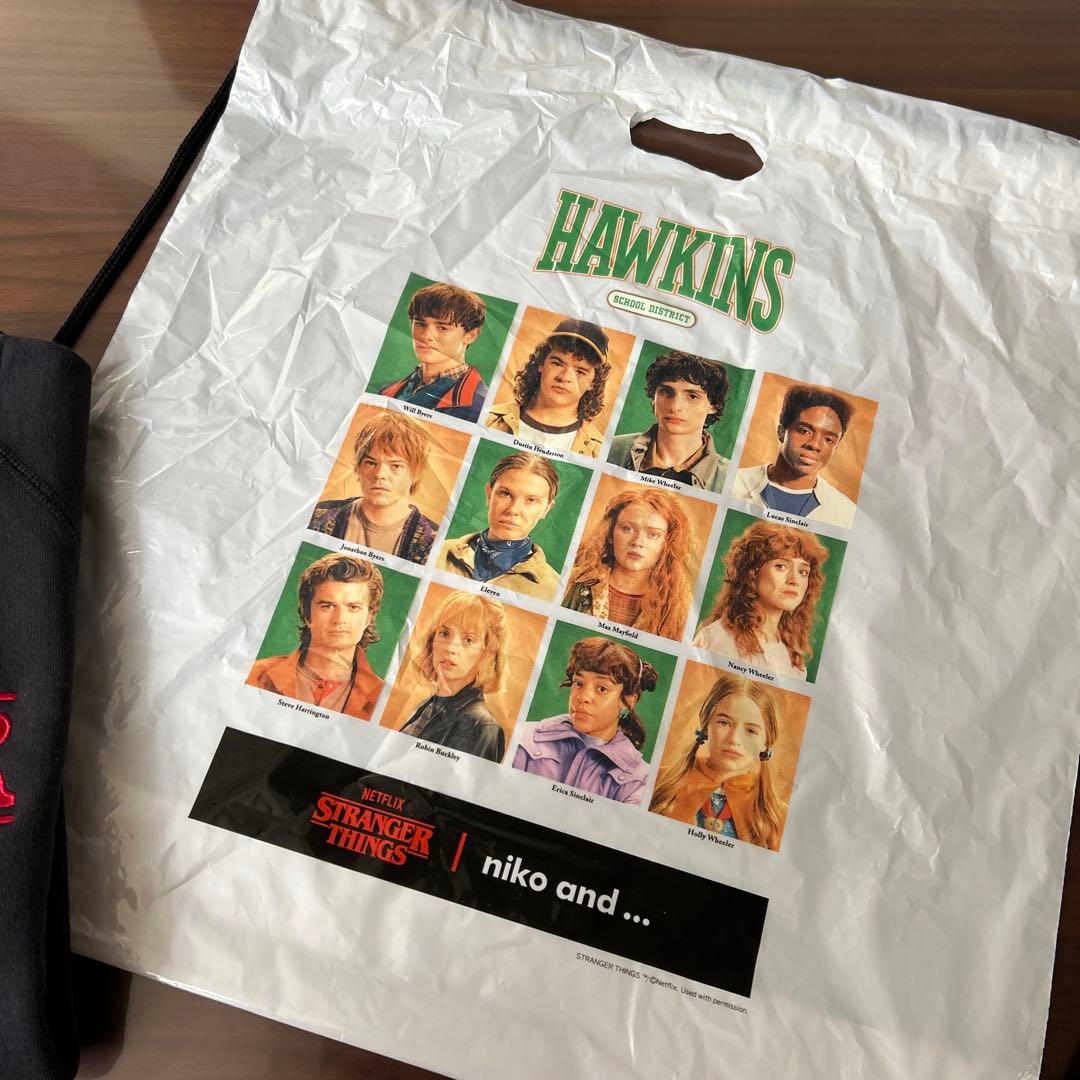 ストレンジャーシングス ニコアンド スウェットL