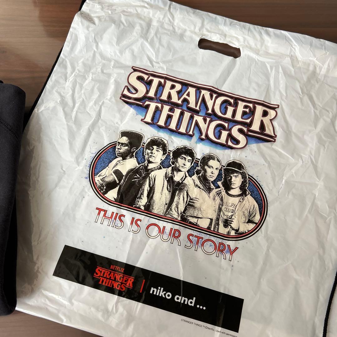 ストレンジャーシングス ニコアンド スウェットL