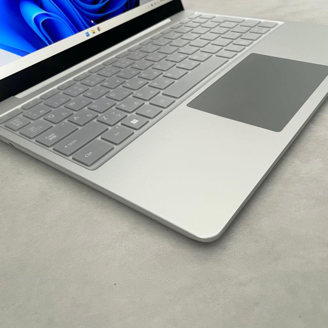 Surface Laptop Go2 128GB プラチナ