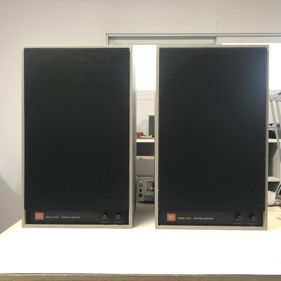 JBL 4311B スタジオモニター ペア　程度良好　美品　送料込み （R側）