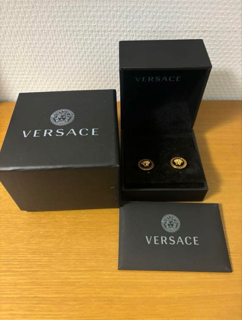 Versace ヴェルサーチ Medusa ピアス ゴールド 両耳
