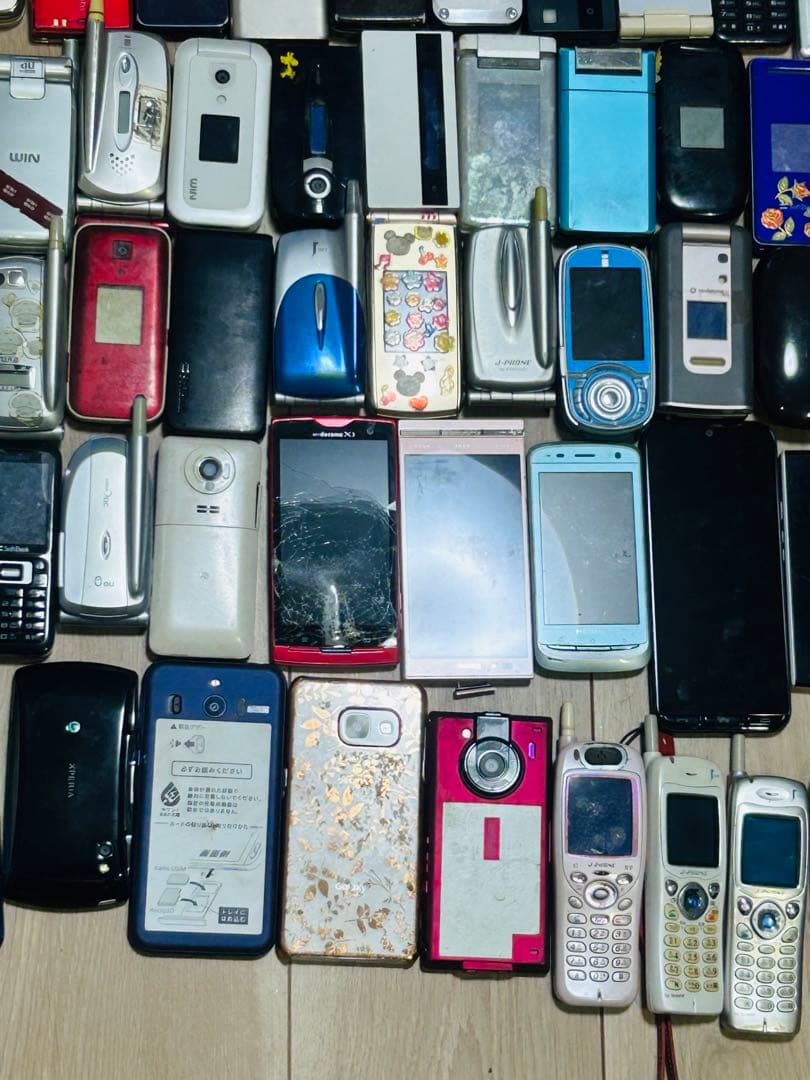 タブレット8台、iPhone10台、携帯73台、アンドロイド13台　ジャンク品