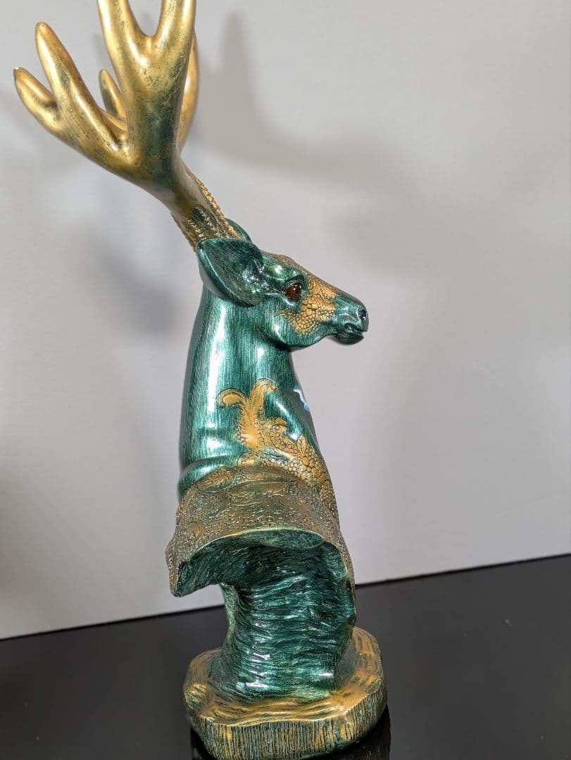 鹿 置物 金色の角 花模様 彫刻 アンティーク 置物 インテリア