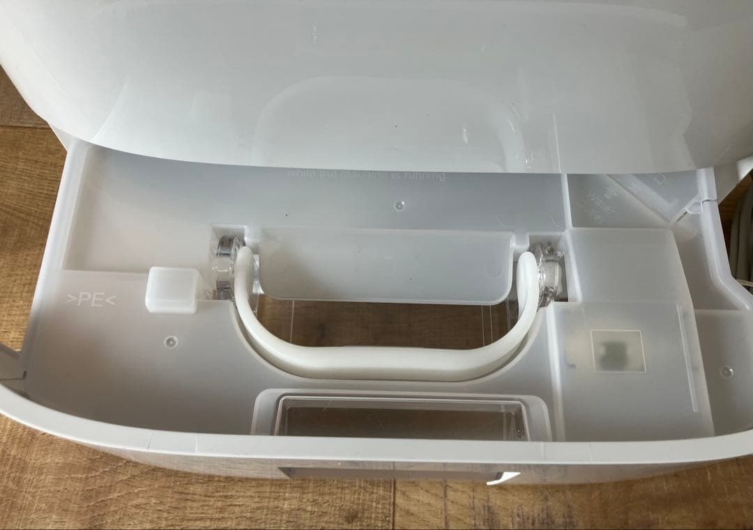 【Panasonic/パナソニック】除湿機 F-YZR60 ホワイト 通電確認済