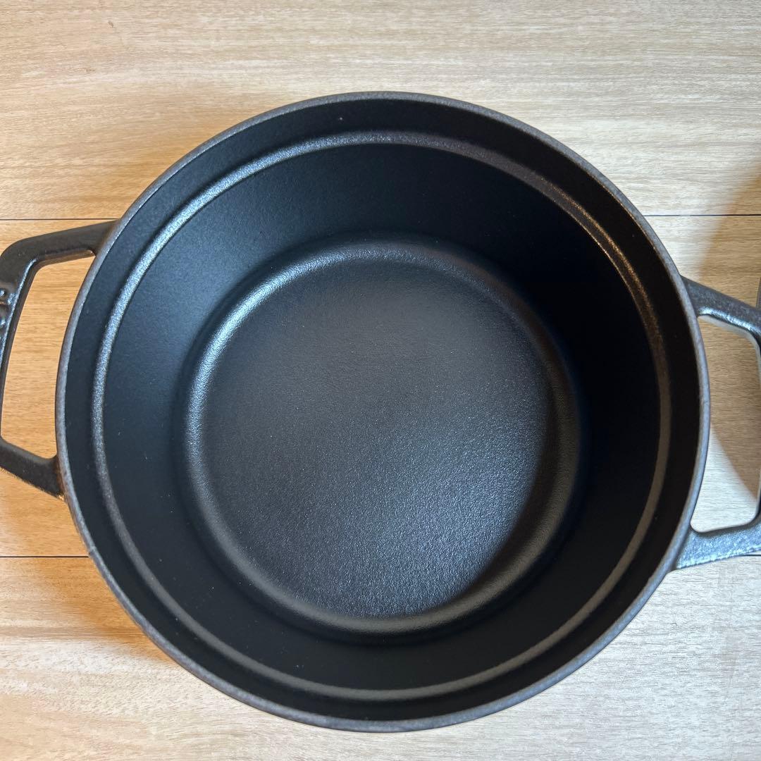 ストウブ　ココットラウンド 20cm 10cm ブラック　両手鍋　鍋