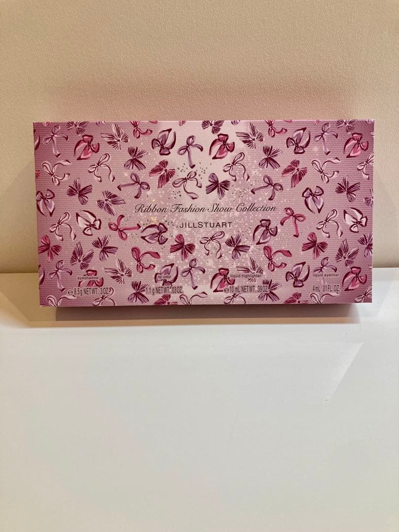 ジルスチュアート　クリスマスコフレ　2025 限定ショッパー付き